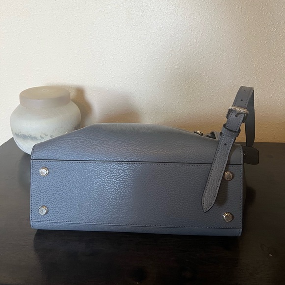 Henri Bendel Gray Tote - Picture 3 of 6